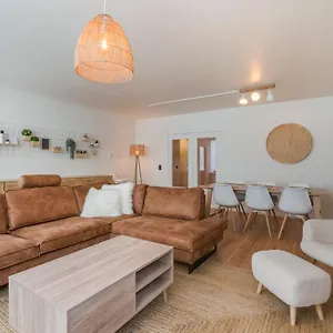 Appartement Ruim En Warm In De Winkelstraat, Oostende